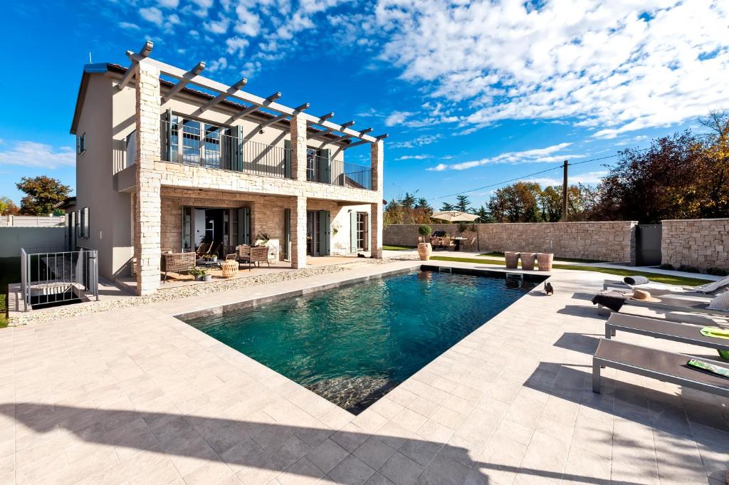 Villa Art Renata with Pool & Sauna 전경
