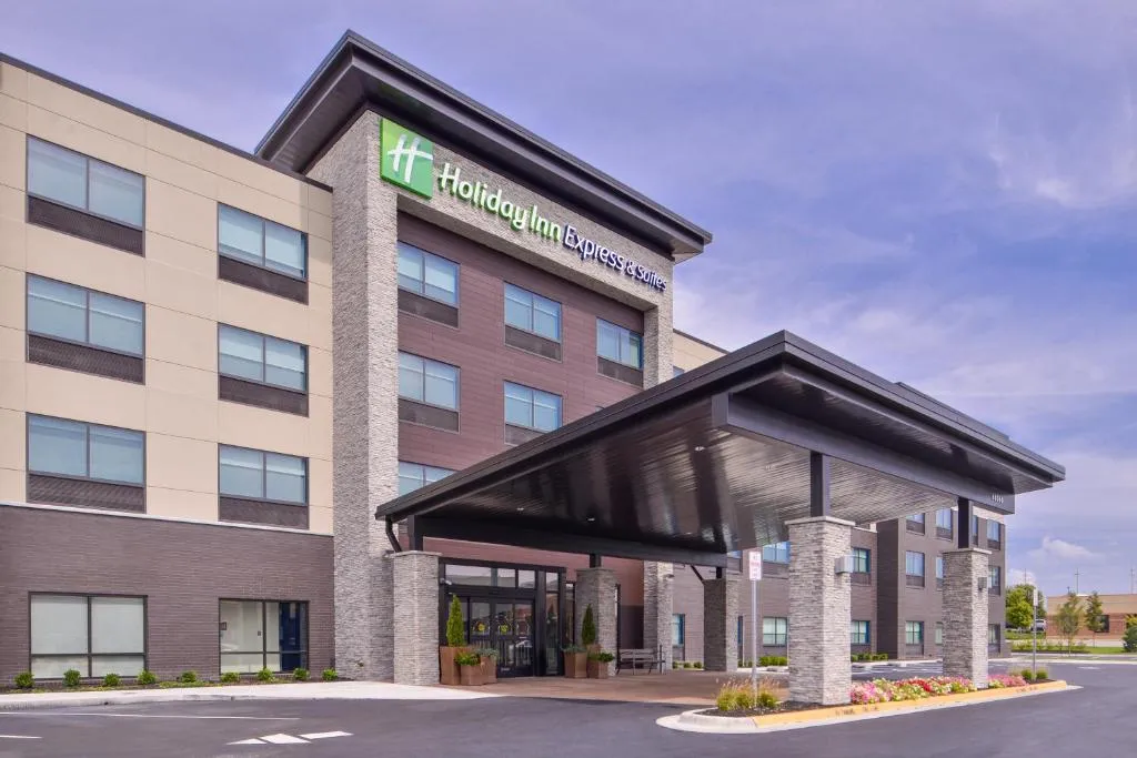 Holiday Inn Express & Suites - Olathe West by IHG，位于奥拉西的酒店