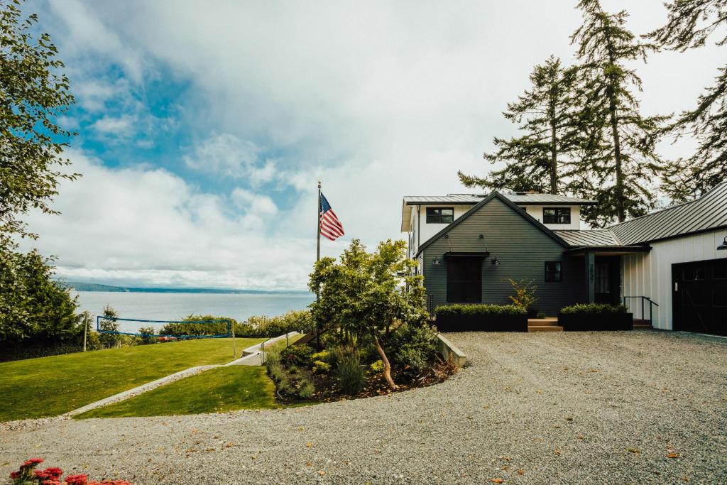Whidbey Island Modern Farmhouse photo