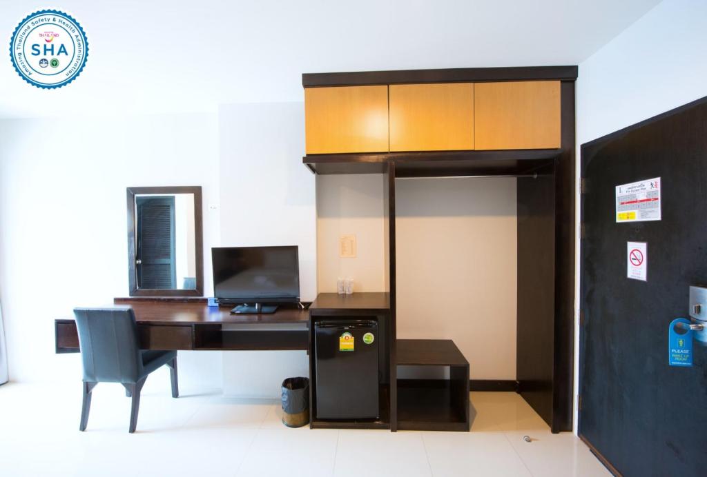 Shared lounge/TV area