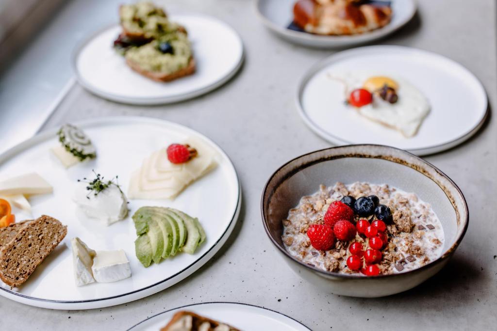 Yiyecek ve İçecekler