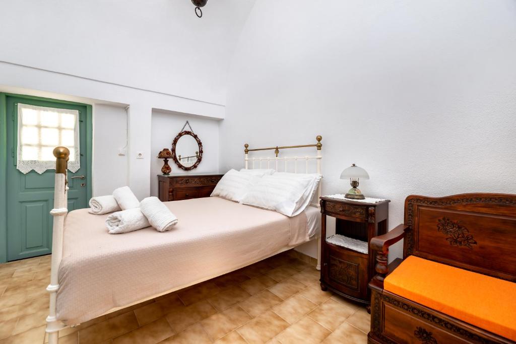 Authentic Santorinian Home Experience photo