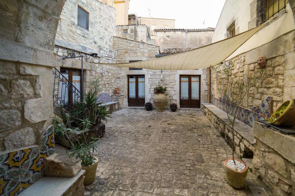 Historic Modica — Hotel in Modica