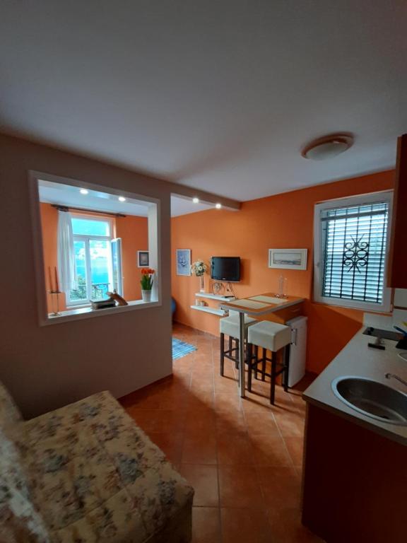 Studio with Sea View