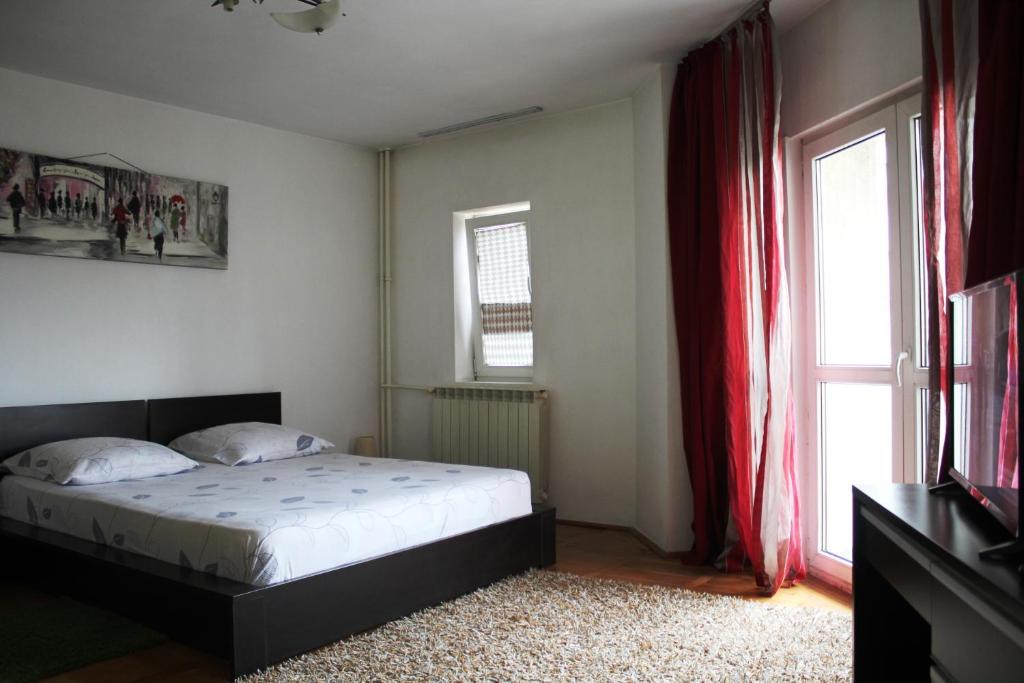 Decebal 1 Premium apartment — Hotel in Bucharest