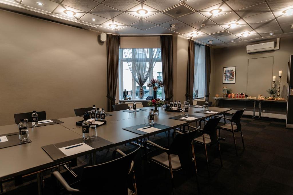 Tárgyalóterem/bálterem