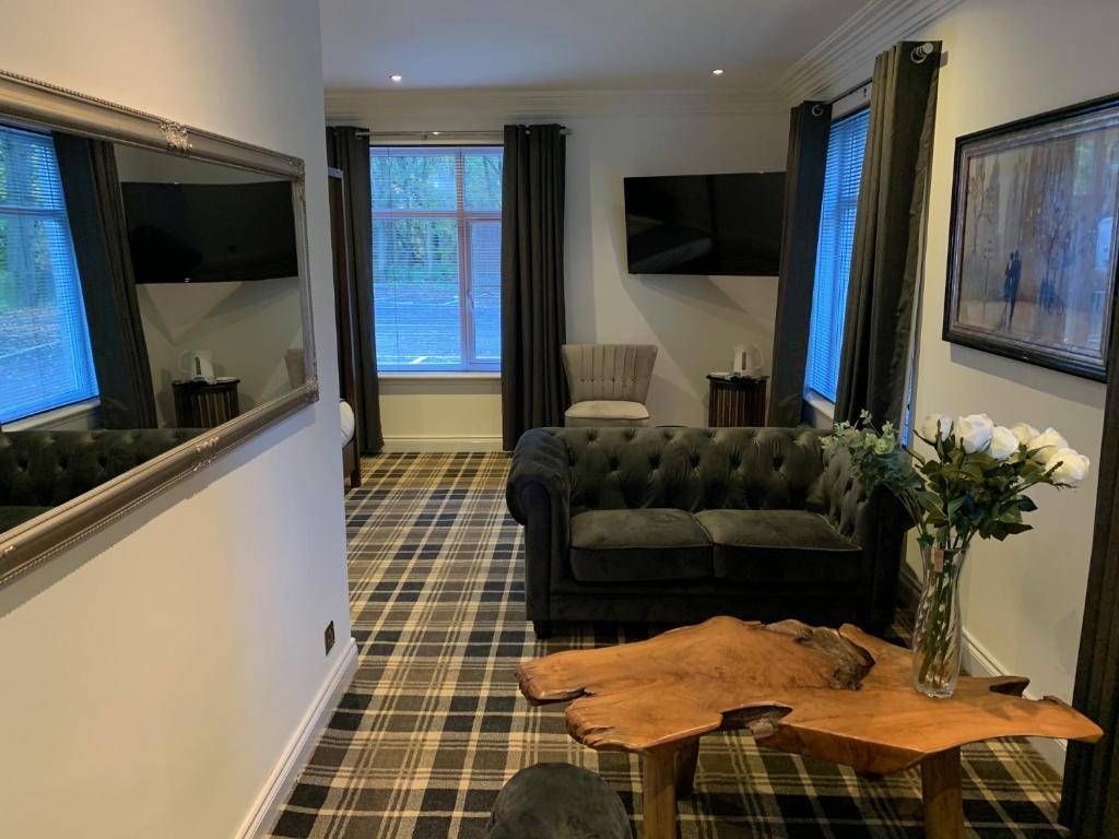 Shared lounge/TV area