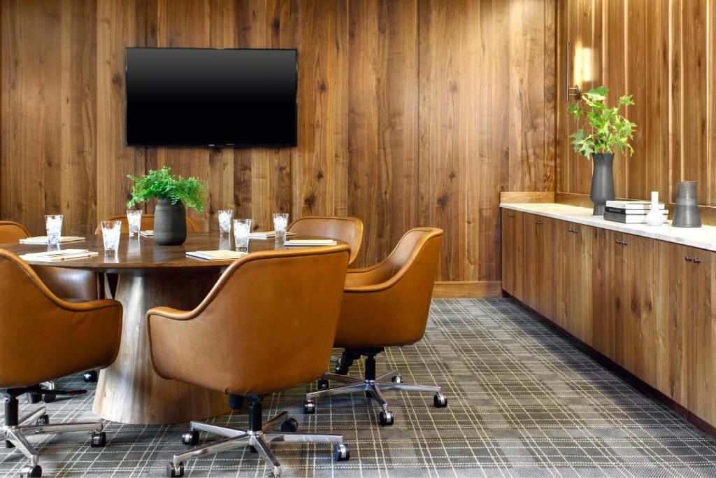 غرفة الاجتماعات/الاحتفالات