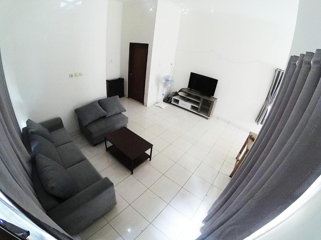 East Maguwoharjo Homestay Jogja Family Only photo