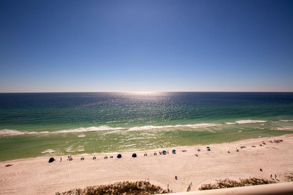 Destin Towers - MIDDLE UNIT ON THE BEACH! photo