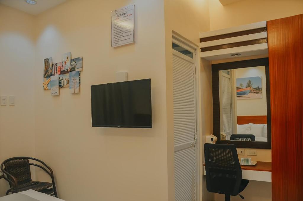 Villa MJ Maristela Beach Resort photo