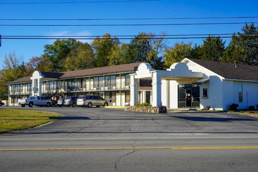 Sunset Inn Clarksville photo