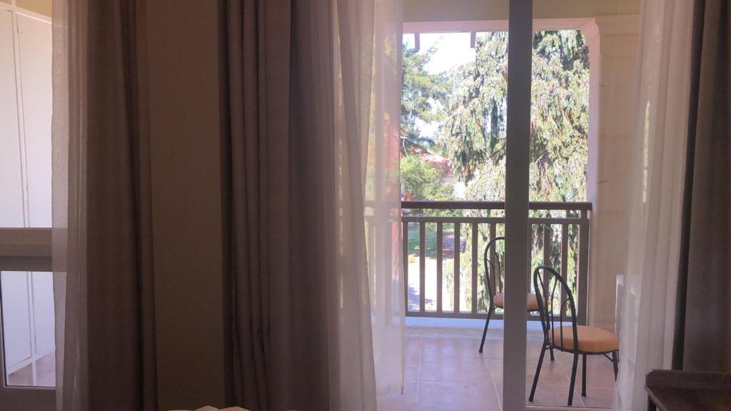 Teschemakers Resort photo