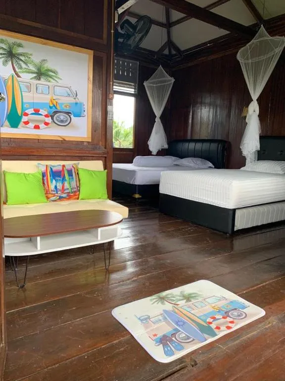 Arya's Surf Camp Cimaja，位于苏加武眉的酒店