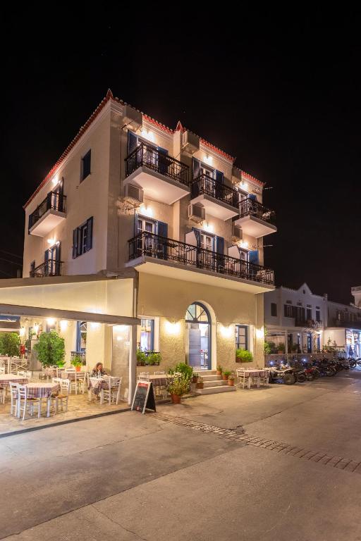 Stelios Hotel — Hotel in Spetses