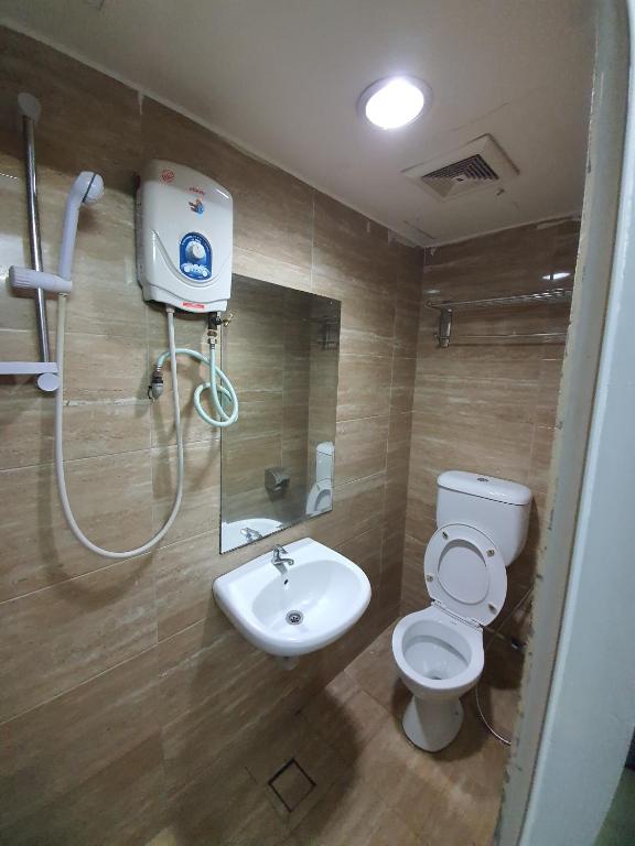 SPOT ON 90139 Hotel Galaxy photo