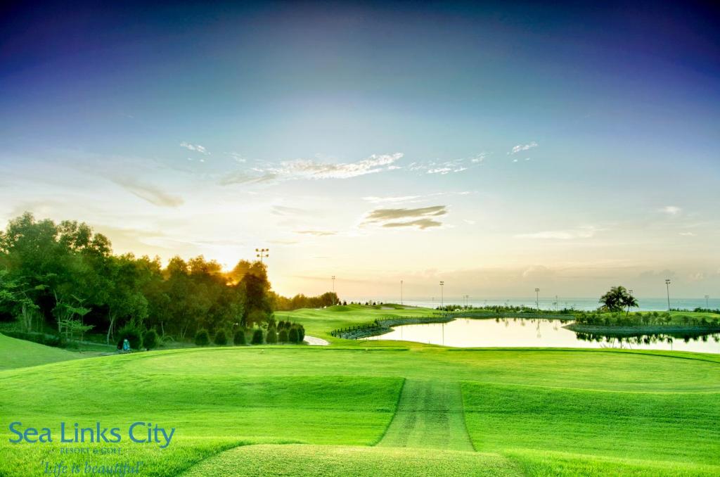 Golf course [on-site]