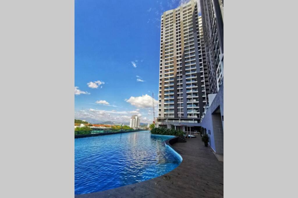 Symphony Tower Studio #2 with balcony photo