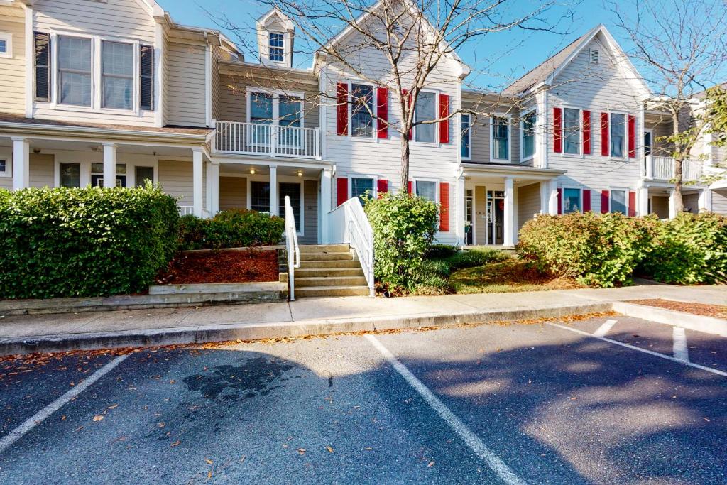 Bear Trap Dunes - 60E October Glory, Ocean View