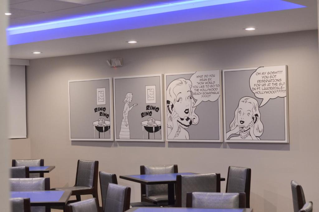 Shared lounge/TV area