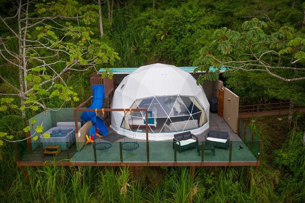 Chira Glamping Monteverde — Hotel in Monteverde