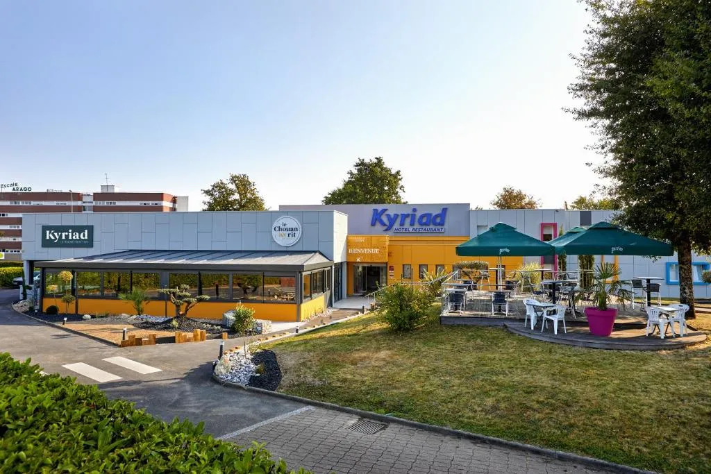 基里亚德罗驰苏尔永酒店，位于永河畔拉罗什的酒店