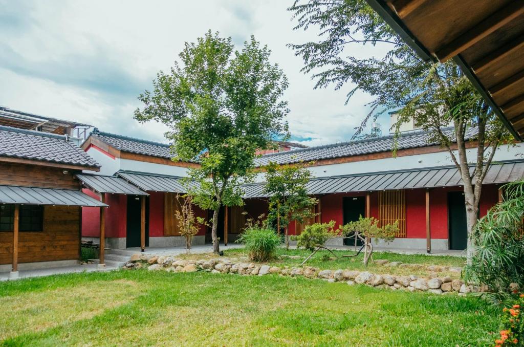 Nenggao Club B&B