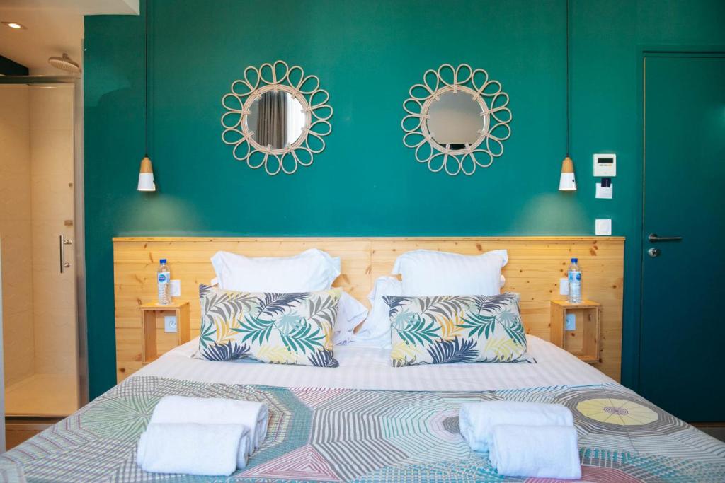 Double Room with Extra Bed - City View