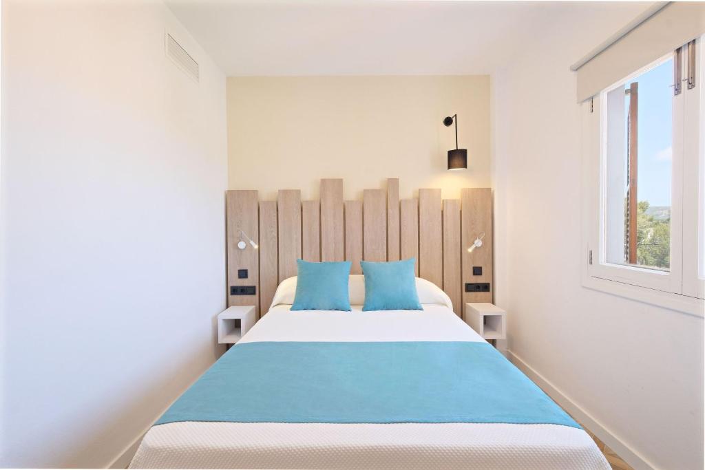 azuLine Apartamentos Can Sanso — Hotel rooms in Santa Eulalia, Balearic Islands