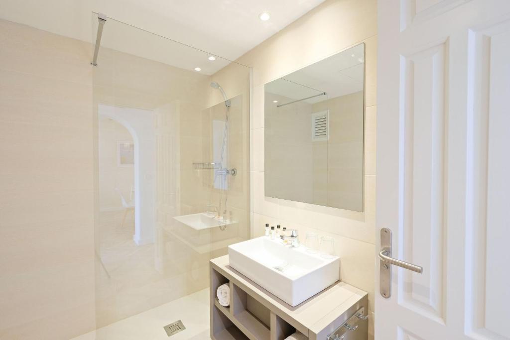 azuLine Apartamentos Can Sanso — Hotel rooms in Santa Eulalia, Balearic Islands