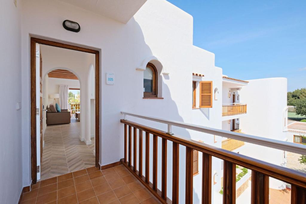azuLine Apartamentos Can Sanso — Hotel rooms in Santa Eulalia, Balearic Islands