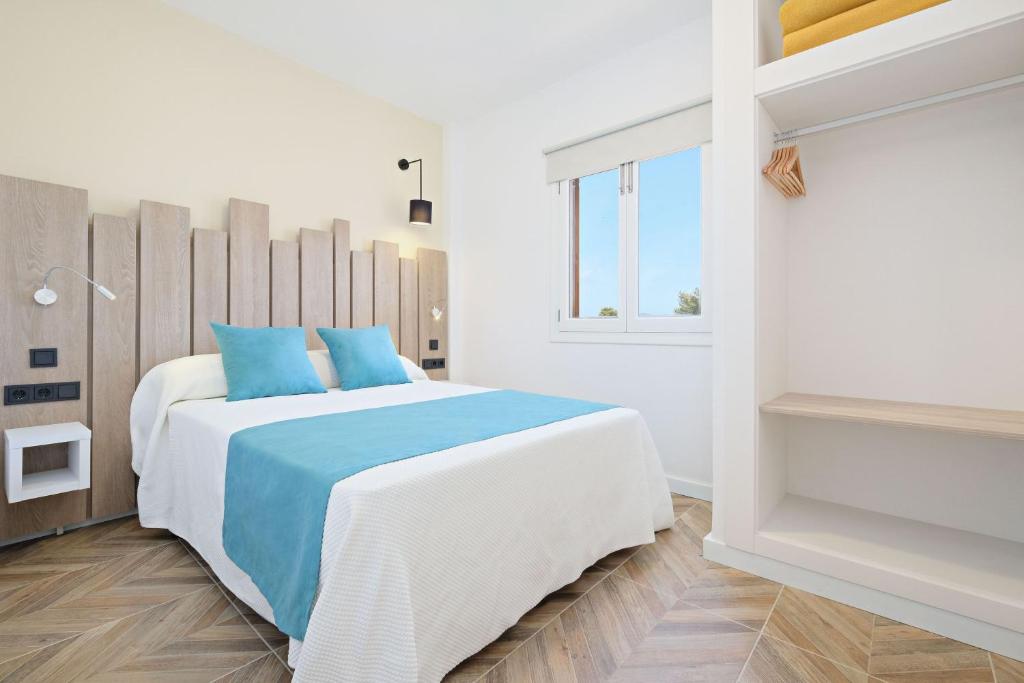 azuLine Apartamentos Can Sanso — Hotel rooms in Santa Eulalia, Balearic Islands