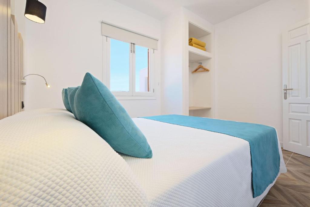 azuLine Apartamentos Can Sanso — Hotel rooms in Santa Eulalia, Balearic Islands