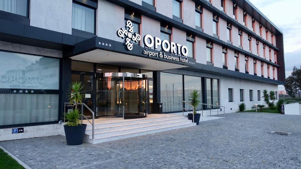 โอปอร์โต แอร์พอร์ต แอนด์ บิสซิเนส โฮเทล (Oporto Airport & Business Hotel)
