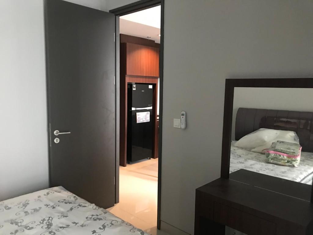 one residence's apartment cityview photo