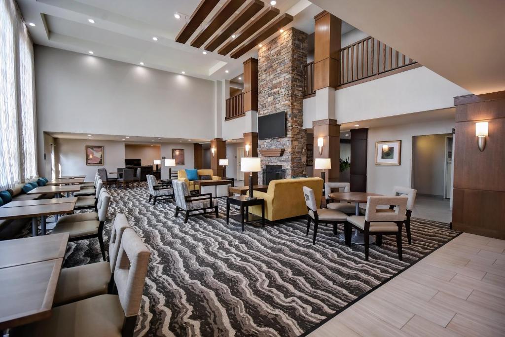 Staybridge Suites Holland photo