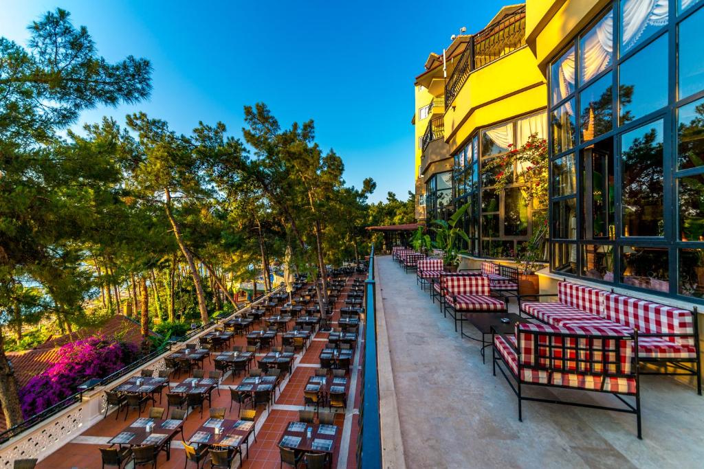 Grand Yazıcı Club Marmaris Palace — Marmaris, Mugla