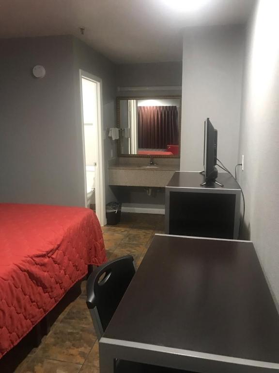 RED CROWN INN photo