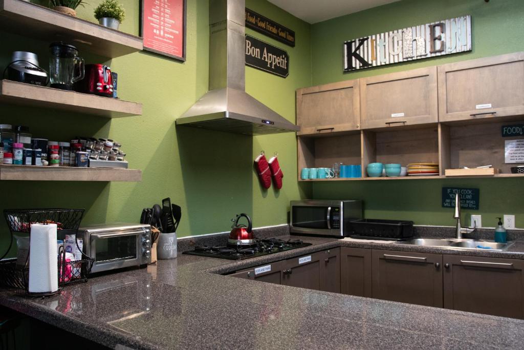 California Dreams Hostel