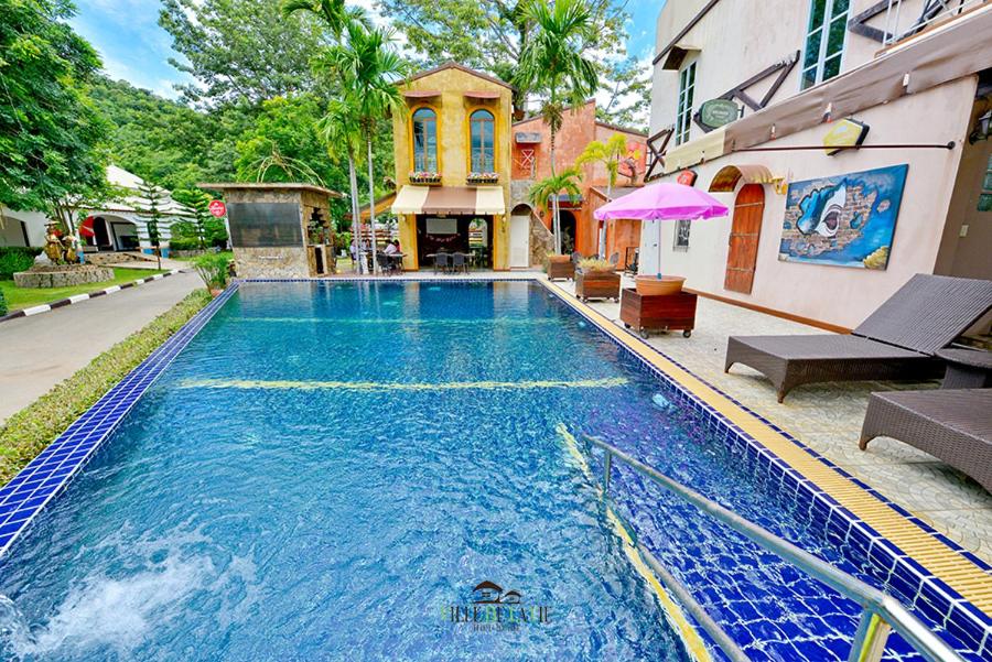 Swimming pool