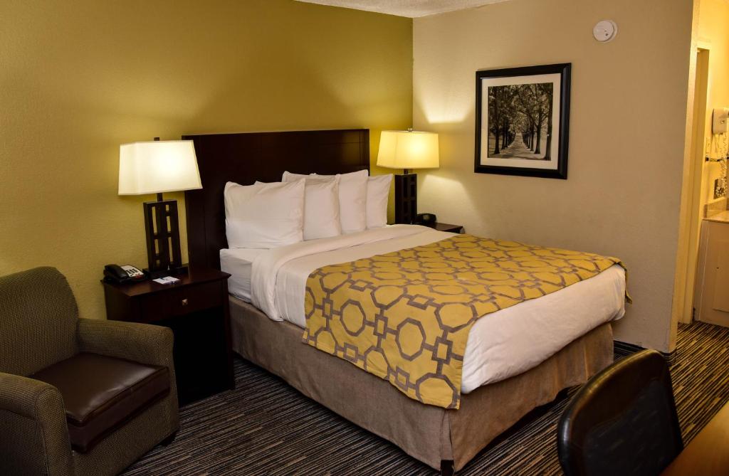 Baymont By Wyndham Columbus Ga photo
