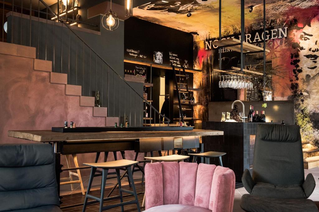 bar/salon