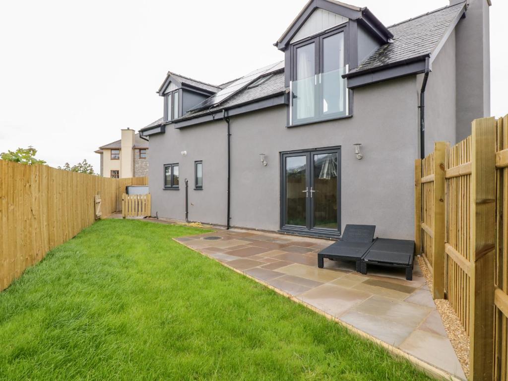 Hunters Cottage, Benllech photo 4