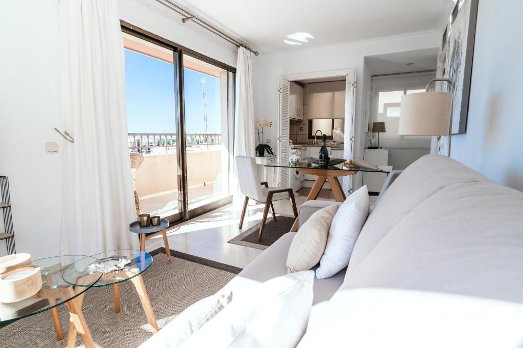Polo Apartments 8B - 1