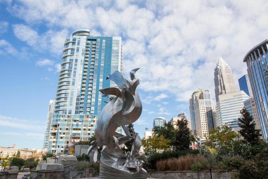 Frontdesk Mezzo 1 Southpark Apts Charlotte, NC — Hotel in Charlotte (NC)