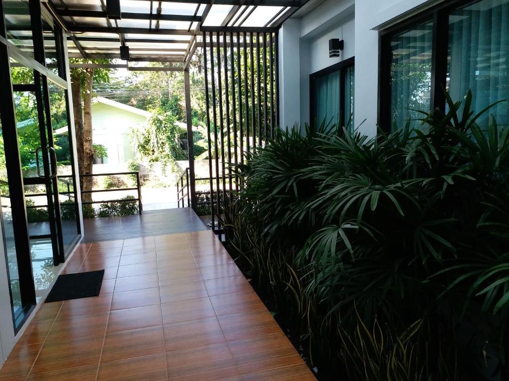 アリーナ ホテル ピサヌローク (Areena Hotel Phitsanulok)