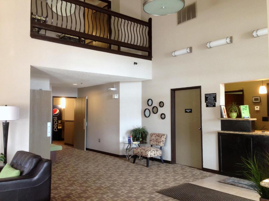 Super 8 By Wyndham Stafford/Springfield Area photo