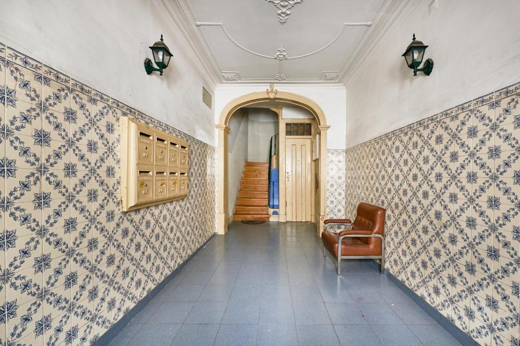 Spacious Bairro Alto Apartment With Courtyard, By TimeCooler photo