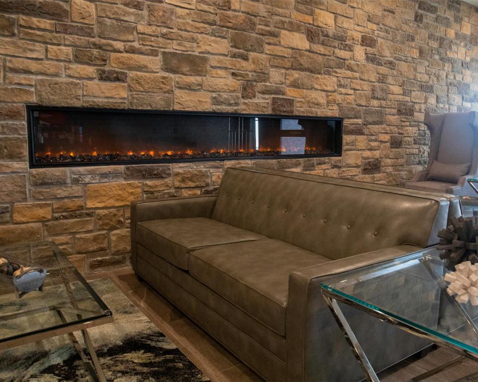 Cobblestone Hotel and Suites Two Rivers photo