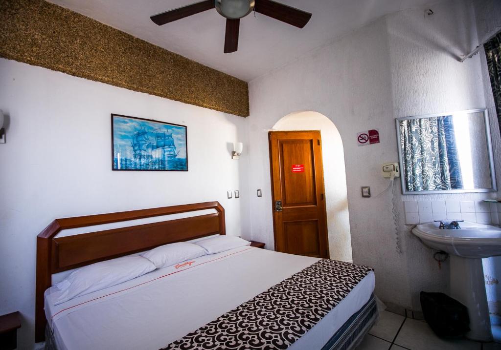 Hotel Candilejas Playa photo